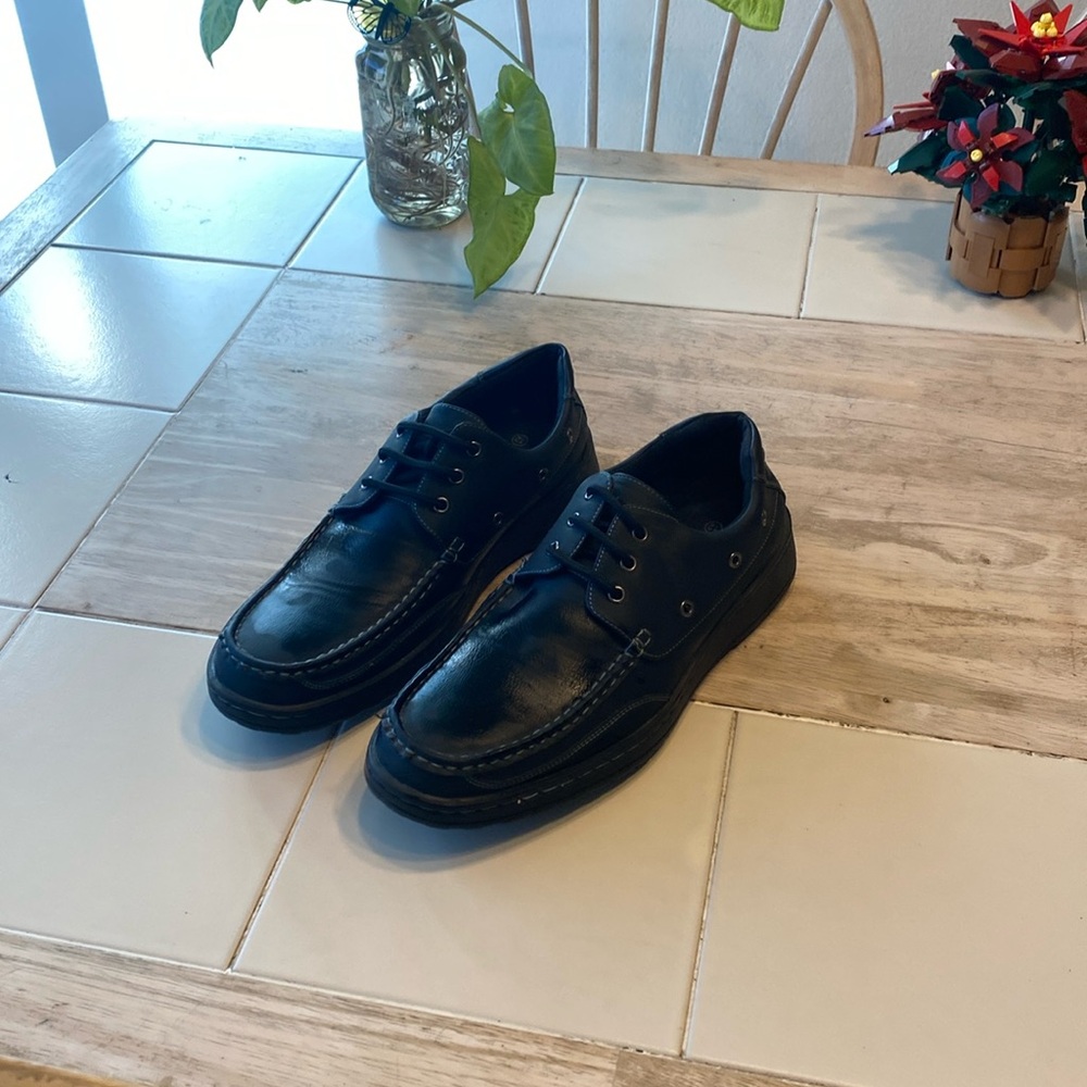 Dressy tie up size 12 never warn men’s shoes.